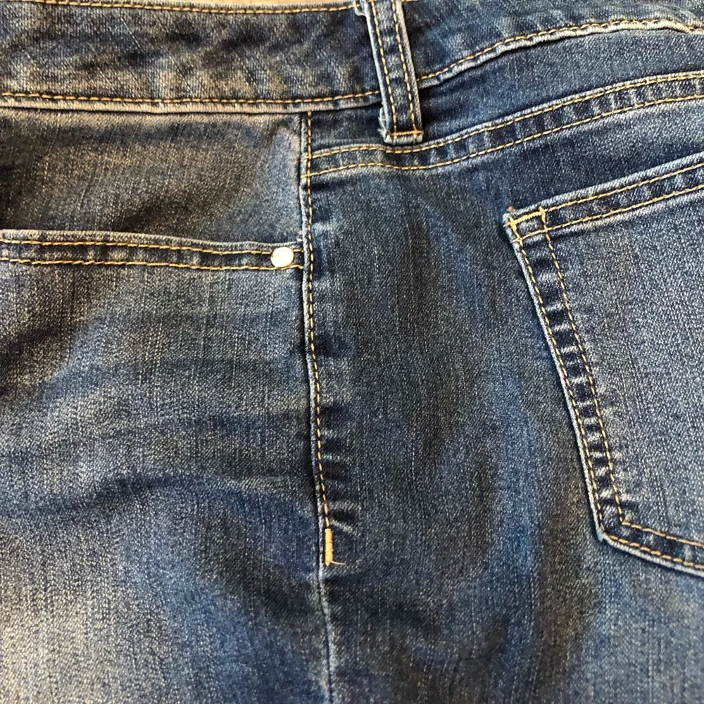 Jennifer Lopez Dark Blue capris Straight Leg Jeans - Picture 9 of 13